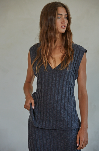 Isla Sleeveless Top - Grey